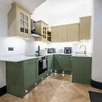 Grosvenor - District, Parking * Kendal