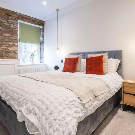 Grosvenor - District, Parking